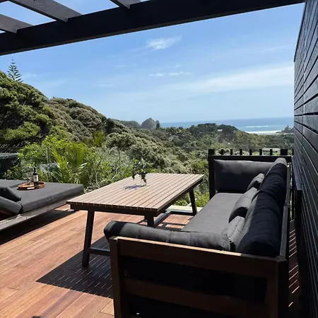 The Little Louise'S Luxury Romantic Retreat With Iconic Piha Views-3
