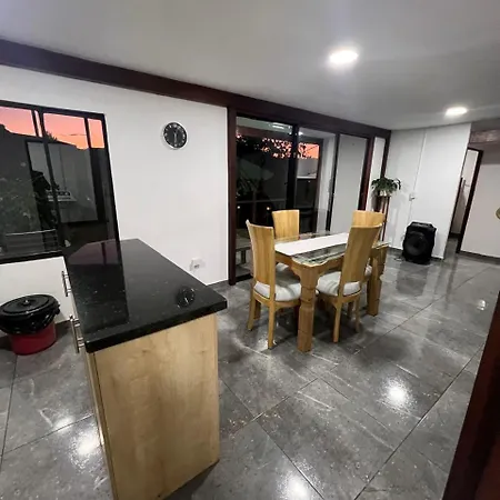 Cabana Las Flores En Guatape Con Jacuzzi Y Jardin Cerca A La Piedra Del Penol-2