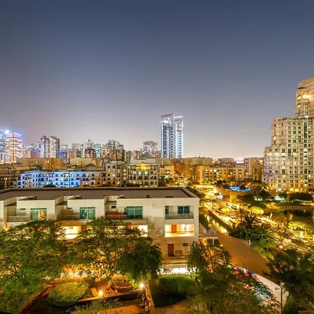Luxe 1Br In Fairways East With Canal Views-2