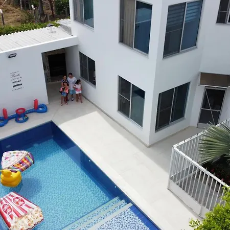 Preciosa Casa Con Piscina, Jacuzzi Y Bbq En Girardot-2