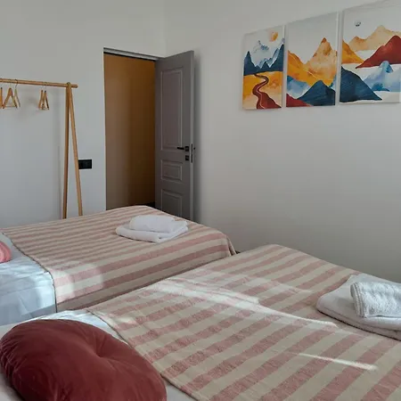 Aparan Guest House-2