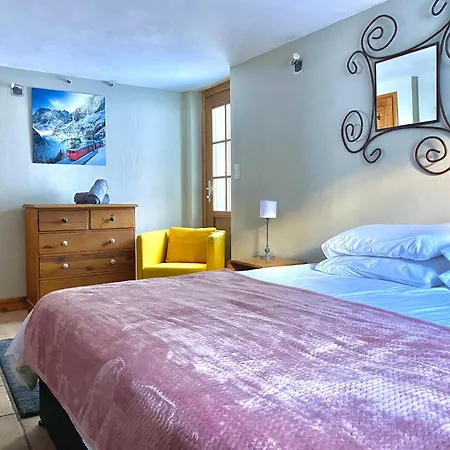4 Bedroom, 4 Bathroom, Hot Tub, Chamonix Centre-3