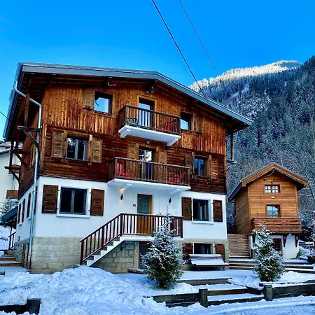 4 Bedroom, 4 Bathroom, Hot Tub, Chamonix Centre-2