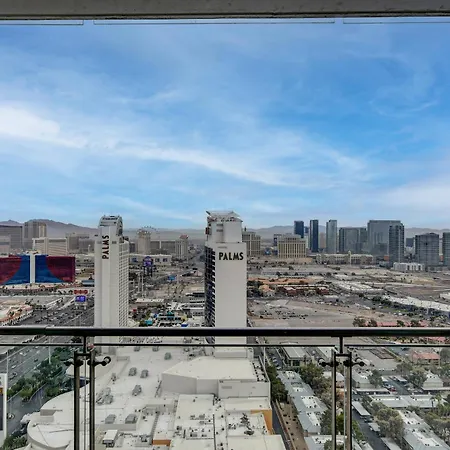 Ava Suite 37Th Flr Strip View Balcony Palms Place-3