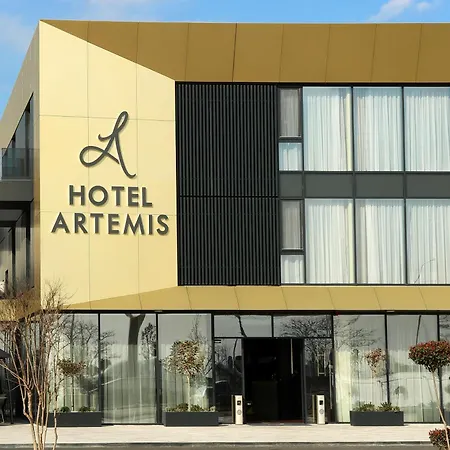 Hotel Artemis-2