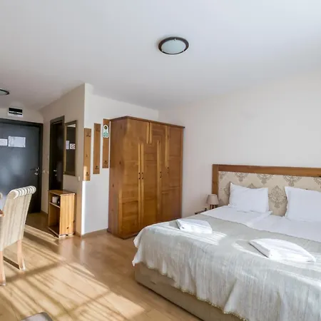 Cornelia Deluxe Residence-3