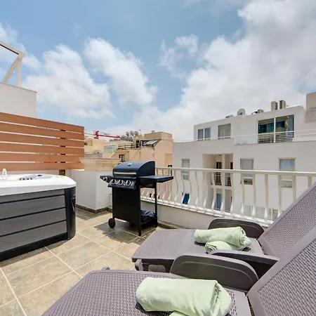 St Julian'S Skyline Penthouse With Jacuzzi-2