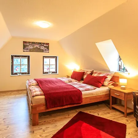 Ferienhaus Sissi - Wellness-Paradies in ruhiger Lage mit Whirlpool und Sauna-2