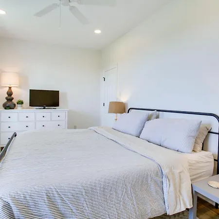 Lakefront Nola Home W/ Hot Tub & Views!-2