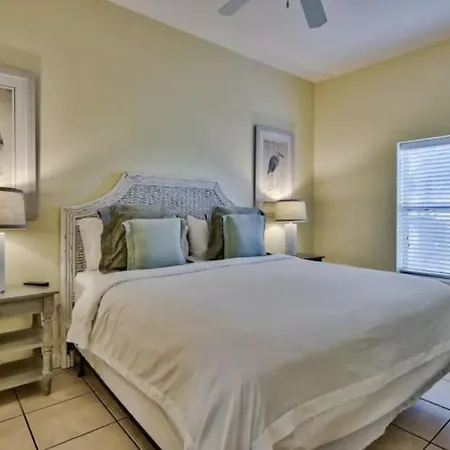 Bodacious Beach Retreat Condo In Destin-3