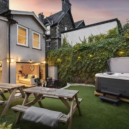 Rosemount X3 Bed Townehouse With Hot Tub & Parking, Central Windermere - Ridgestone-2