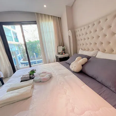 Venetian Signature Condo Pattaya-2