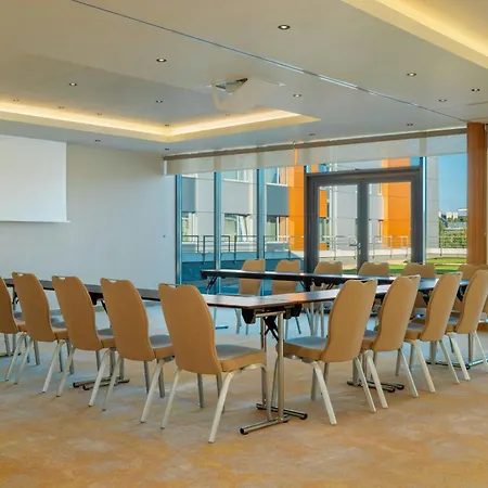 Four Points By Sheraton Kecskemet Hotel And Conference Center-2
