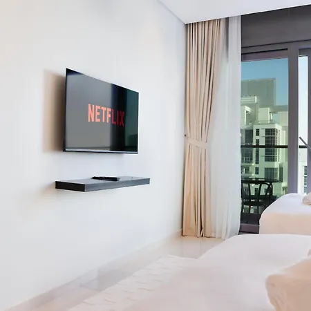 5 Star Stay, Infinity Pool With Burj Khalifa Views-3