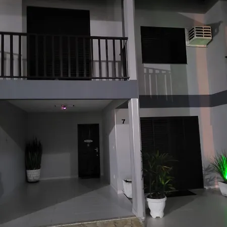 Apto Com Jacuzzi A 80M Do Mar-3