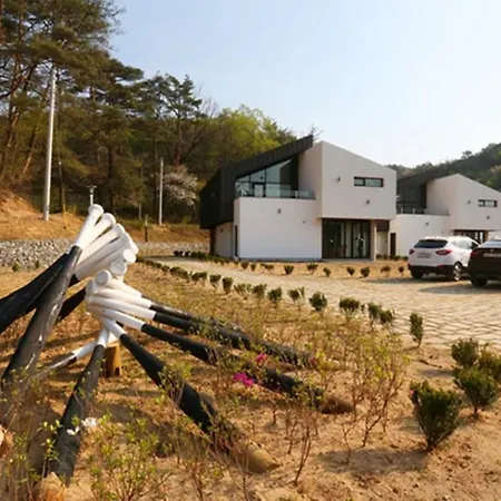 Mungyeong Arten Pool Villa-3