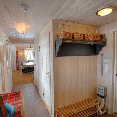 Family-Friendly Cabin With Stunning Outdoor Access-2