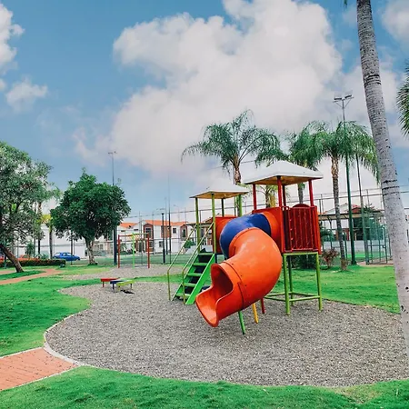 Casa Con Piscina Privada Para Familias-2