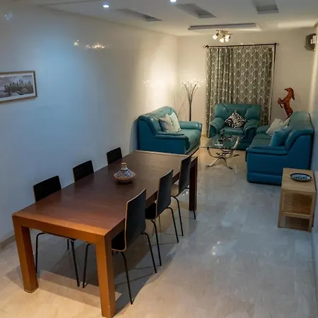 Two Bedroom Luxury Appt With Air Conditioning Parking And Pool-3