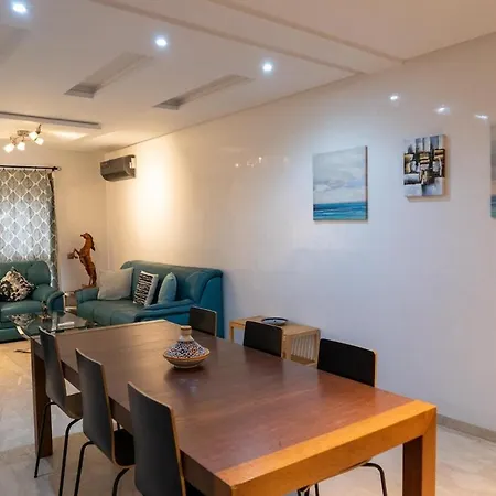 Two Bedroom Luxury Appt With Air Conditioning Parking And Pool-2