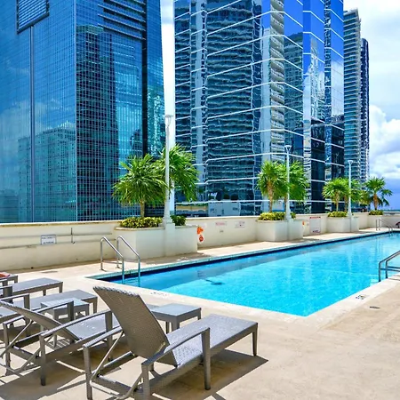Condo With Panoramic City Views In Brickell-3