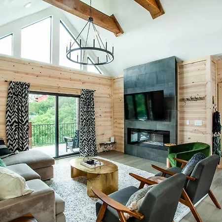 Bearly Haus Modern Smoky Retreat Indoor Pool Hot Tub Views Sleeps 10-2