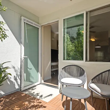 Chic 1Br Retreat With Pool, Gym & Jacuzzi In Mid Wilshire & Miracle Mile-2