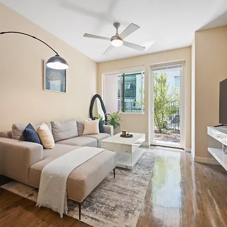 Chic 1Br Retreat With Pool, Gym & Jacuzzi In Mid Wilshire & Miracle Mile-3