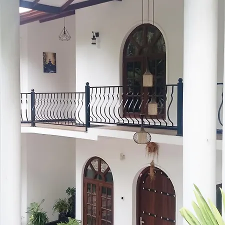 Johans Villa Kandy-3