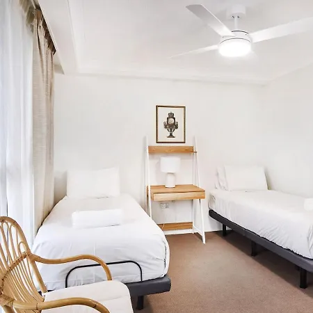 Spacious Beachside 2-Bed 2-Bath Apartment-2