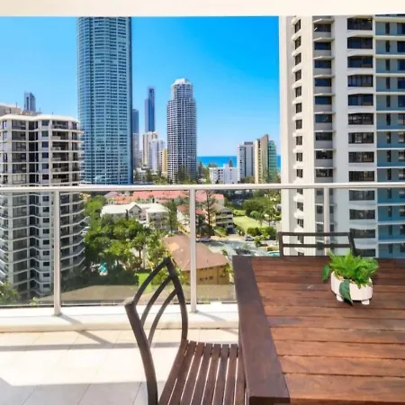 Serenity In Surfers Ocean Views Wifi Parking-2