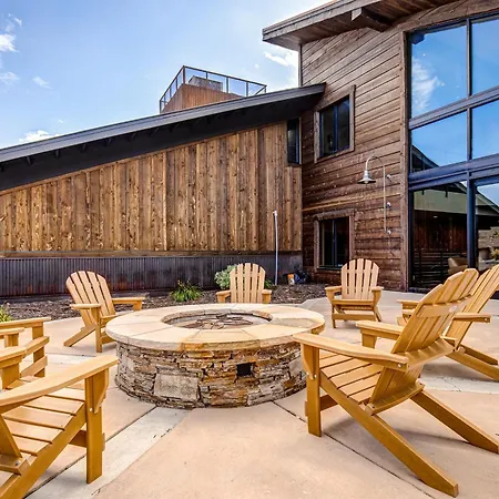 Quaint Prospector Lodge Studio #729-2