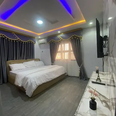 Luxury 2 Bedroom Apartment-3