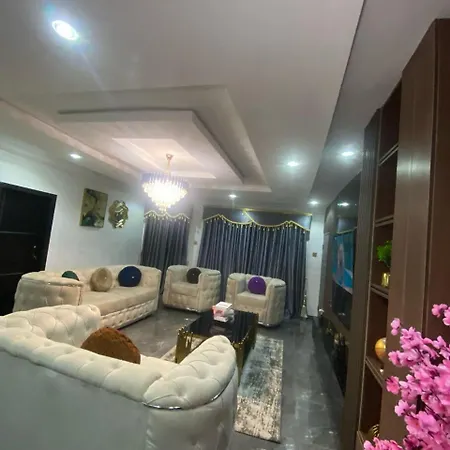 Luxury 2 Bedroom Apartment-2