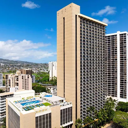 Hilton Waikiki Beach Hotel-3