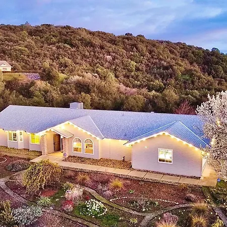 Home At Yosemite Oakhurst-3