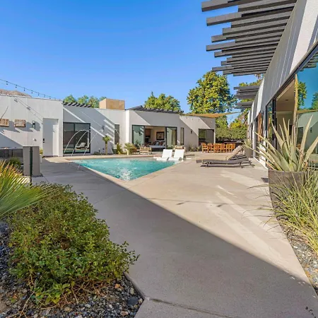 Spectacular Resort-Style Oasis By Rather Be Properties-3