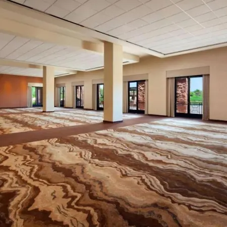 Scottsdale Sanctuary In This 1Bd Condo With Resort Amenities Fitness Room, Pools Etc-2