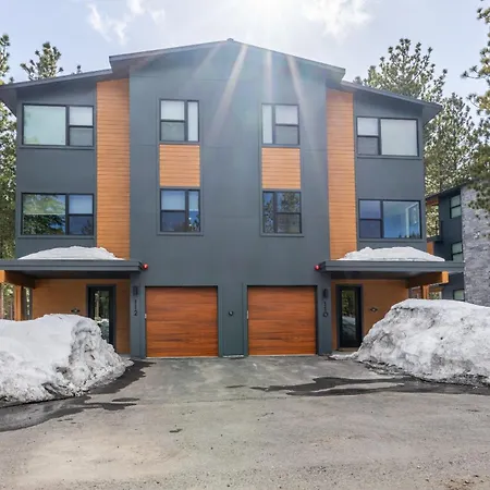 New Luxury 4Br /3Ba Obsidian Reserve #110 - Hot Tub, 2-Car Garage, Pool Table, Mount Views!-3
