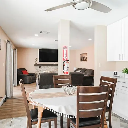 Spacious Henderson Hidden Gem!-3