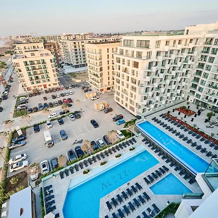 Aqua Vibes Std In Infinity Pool & Spa Resort-2