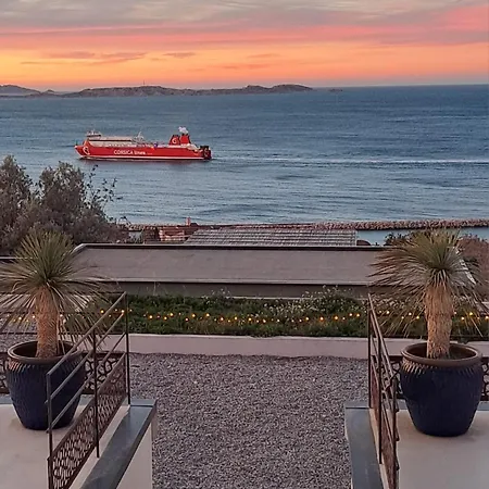 LES SUITES LOVE 3 SPA VUE MER PISCINe-2