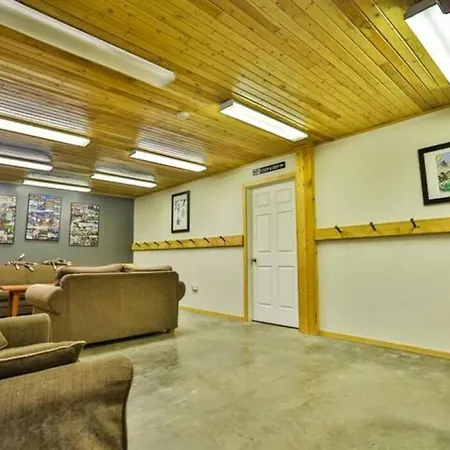 Dog Friendly Home On Ski Hill With Hot Tub By Stayin-3