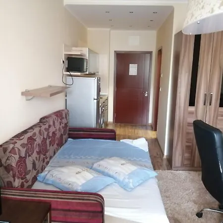 Apart Hotel Golden Line private apartments-2