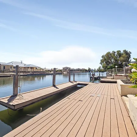 Murray River Family Retreat Jetty Spa Sauna-2