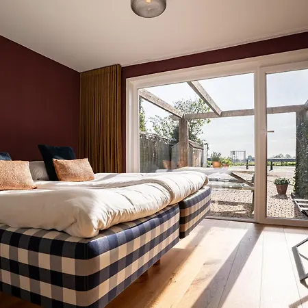 Maas Suites-2