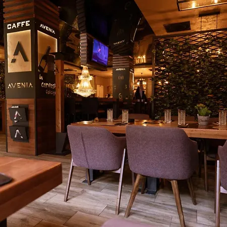 Avenia Restaurant & Apartments-2