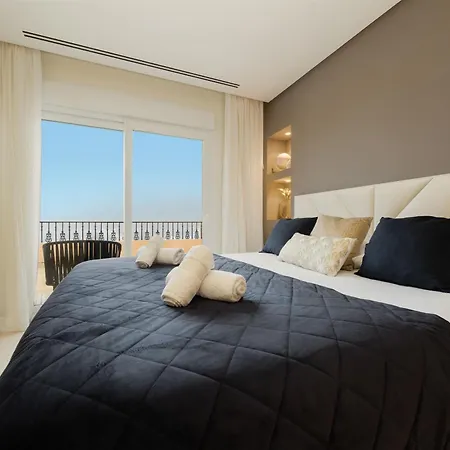 Penthouse With Sea Views In Nueva Andalucia-3