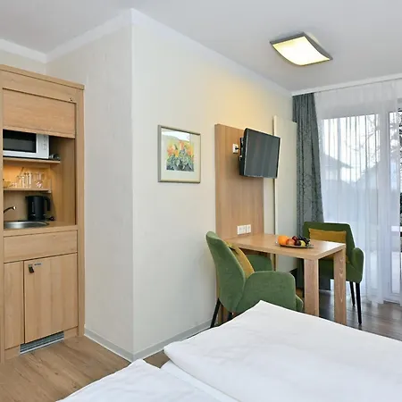 Landhaushotel Hof Wasserkuppe-3