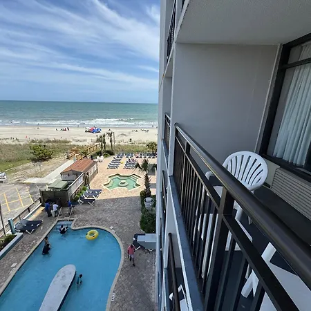 Modern & Updated Oceanview Studio! Sleeps 4! Landmark 523-2